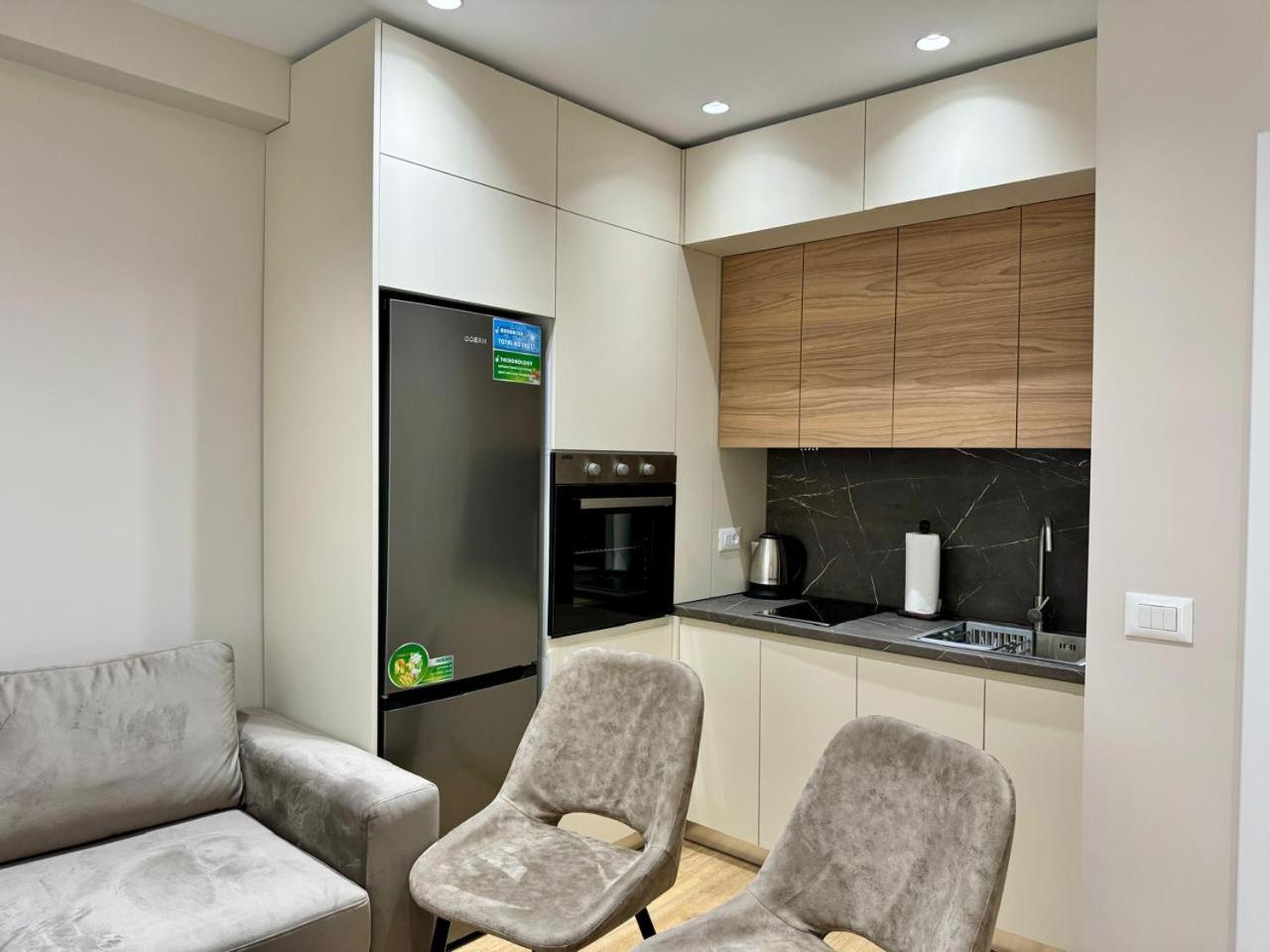 E&R Apartments At Myslym Shyri Tirana Kültér fotó