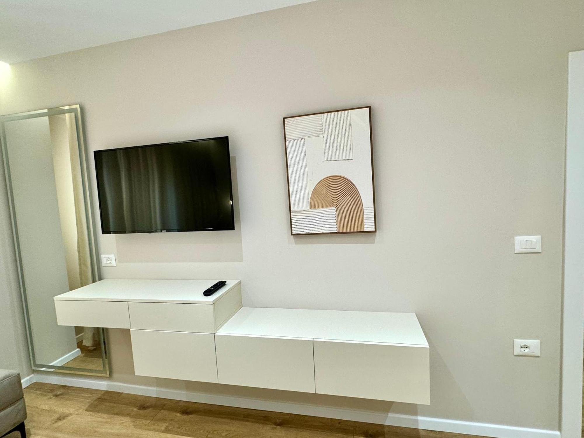 E&R Apartments At Myslym Shyri Tirana Kültér fotó